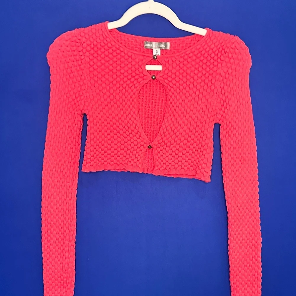 Urban Outfitters Coral Long Sleeve Crop Top - Picture 1 of 3